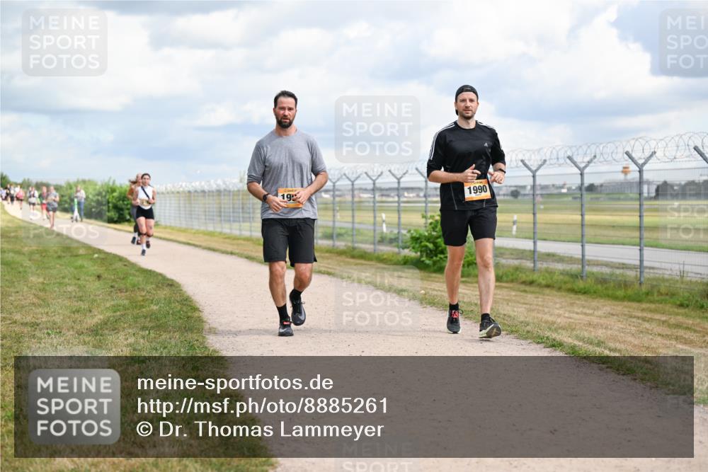 14.09.2025 - Airport Race Dr. Thomas Lammeyer http://msf.ph/oto/8885261 14.09.2025 12:41:14 Laufen 19, 1990 meine-sportfotos.de