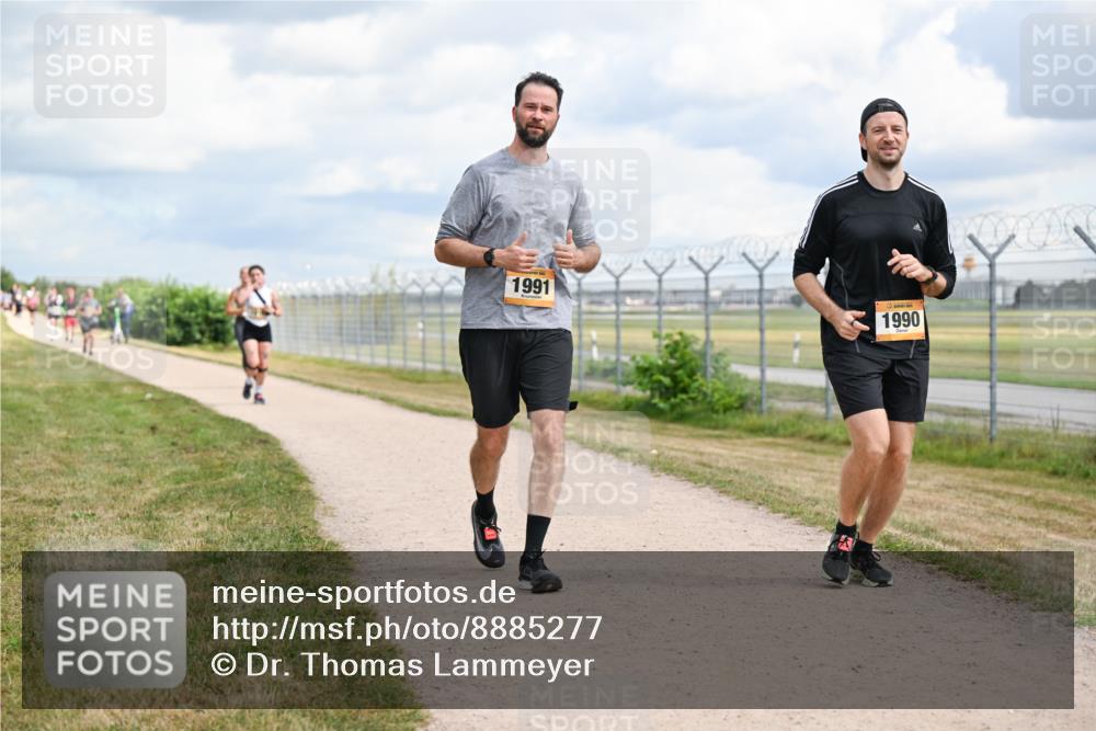 14.09.2025 - Airport Race Dr. Thomas Lammeyer http://msf.ph/oto/8885277 14.09.2025 12:41:16 Laufen 1991, 1990 meine-sportfotos.de