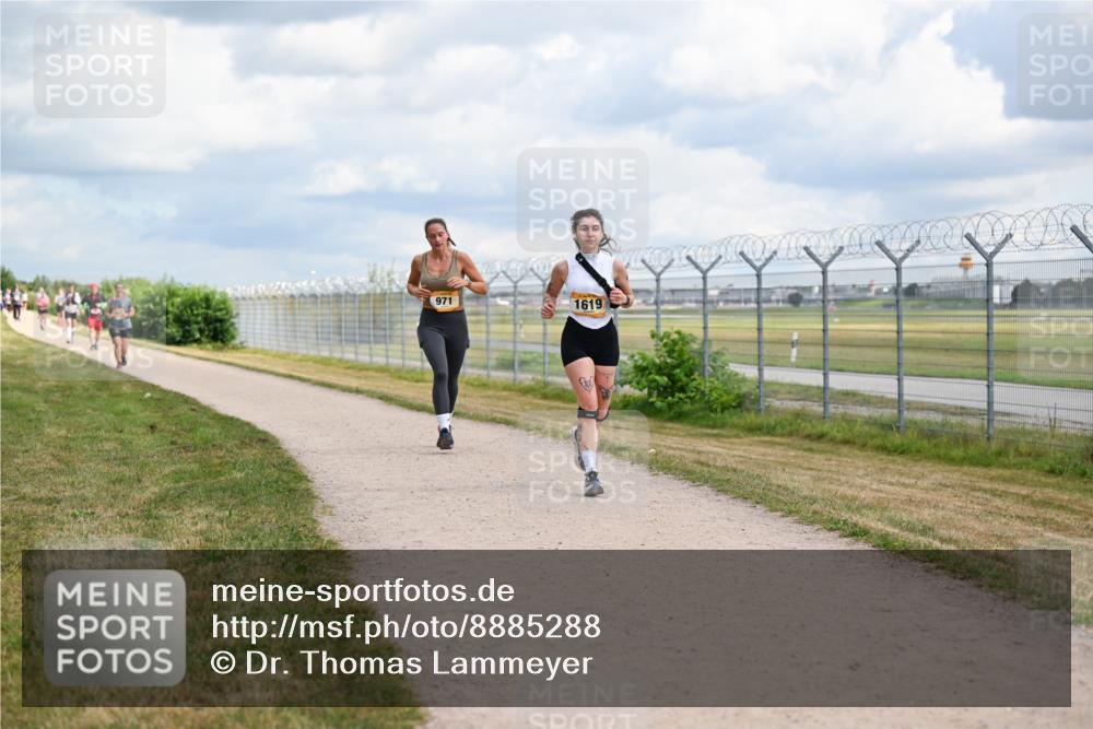 14.09.2025 - Airport Race Dr. Thomas Lammeyer http://msf.ph/oto/8885288 14.09.2025 12:41:21 Laufen 971, 1619 meine-sportfotos.de