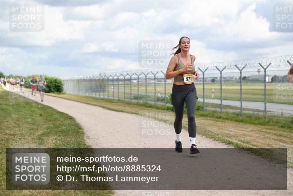 14.09.2025 - Airport Race Dr. Thomas Lammeyer http://msf.ph/oto/8885324 14.09.2025 12:41:23 Laufen 971 meine-sportfotos.de