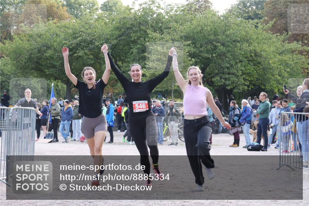 14.09.2025 - Stadtparktriathlon Strokosch-Dieckow http://msf.ph/oto/8885334 14.09.2025 11:06:08 Ziel 526, 546 meine-sportfotos.de