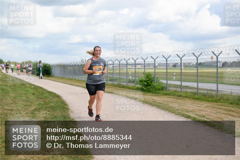 14.09.2025 - Airport Race Dr. Thomas Lammeyer http://msf.ph/oto/8885344 14.09.2025 12:41:34 Laufen 25, 1625 meine-sportfotos.de