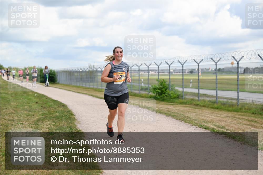 14.09.2025 - Airport Race Dr. Thomas Lammeyer http://msf.ph/oto/8885353 14.09.2025 12:41:35 Laufen 25, 1625 meine-sportfotos.de