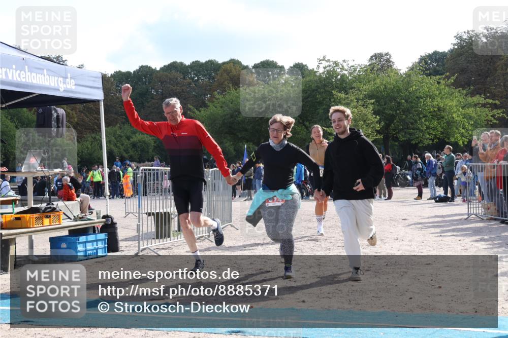 14.09.2025 - Stadtparktriathlon Strokosch-Dieckow http://msf.ph/oto/8885371 14.09.2025 11:06:24 Ziel 614, 660 meine-sportfotos.de
