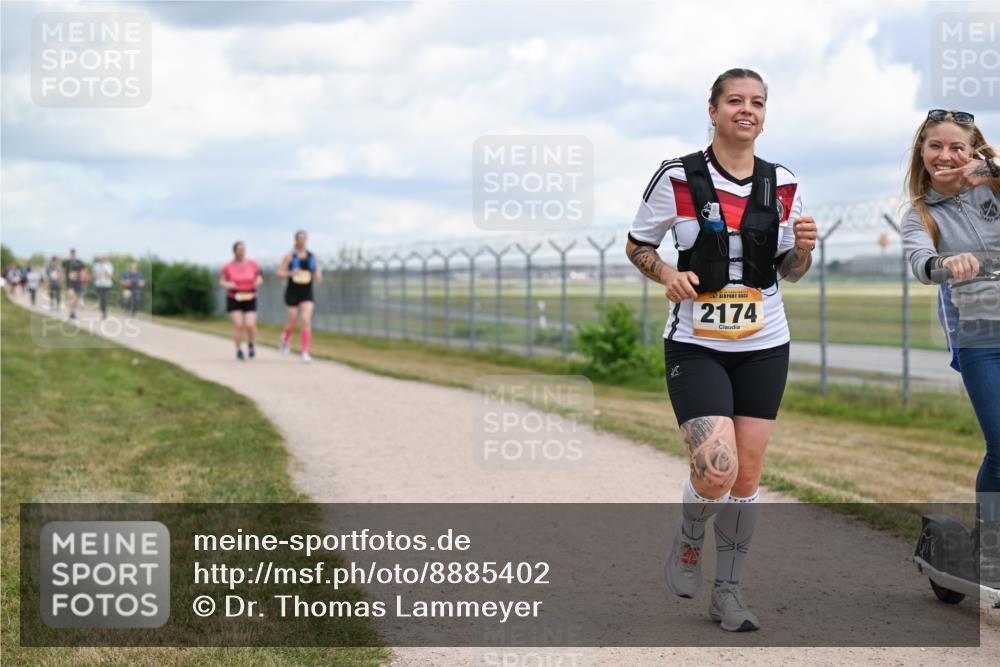 14.09.2025 - Airport Race Dr. Thomas Lammeyer http://msf.ph/oto/8885402 14.09.2025 12:41:50 Laufen 2174 meine-sportfotos.de