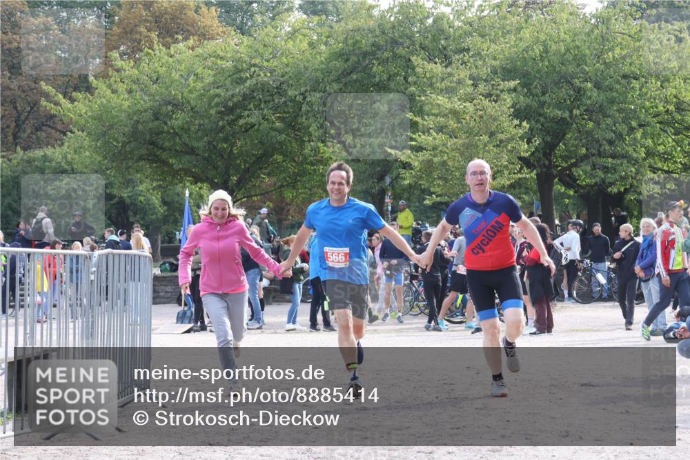 14.09.2025 - Stadtparktriathlon Strokosch-Dieckow http://msf.ph/oto/8885414 14.09.2025 11:07:31 Ziel 566 meine-sportfotos.de