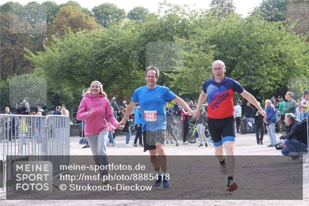14.09.2025 - Stadtparktriathlon Strokosch-Dieckow http://msf.ph/oto/8885418 14.09.2025 11:07:32 Ziel 566 meine-sportfotos.de