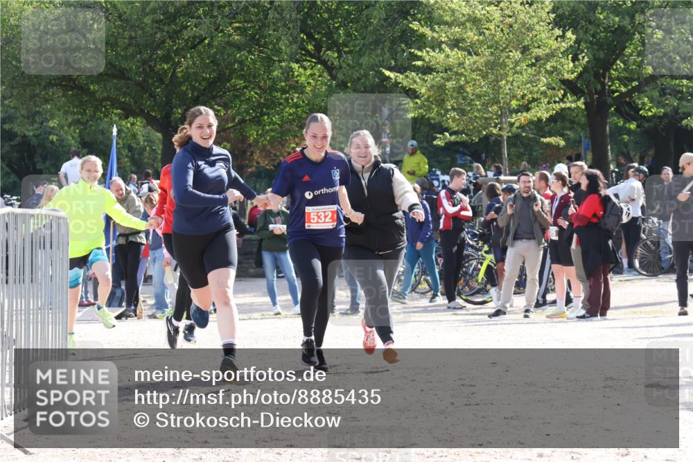 14.09.2025 - Stadtparktriathlon Strokosch-Dieckow http://msf.ph/oto/8885435 14.09.2025 11:07:41 Ziel 532, 533, 544 meine-sportfotos.de