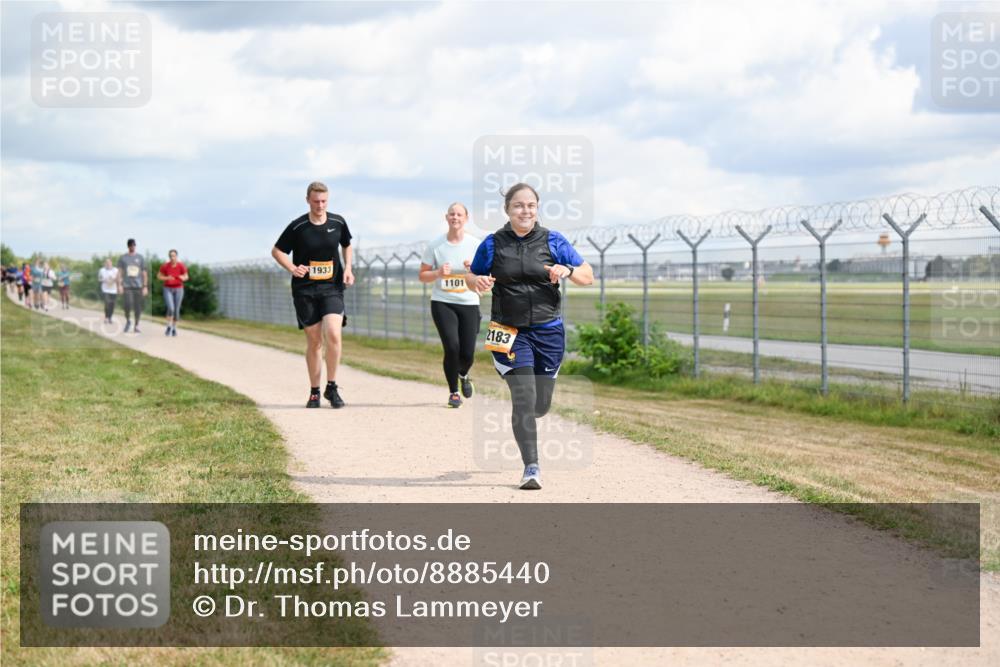 14.09.2025 - Airport Race Dr. Thomas Lammeyer http://msf.ph/oto/8885440 14.09.2025 12:42:06 Laufen 1933, 1101, 2183 meine-sportfotos.de