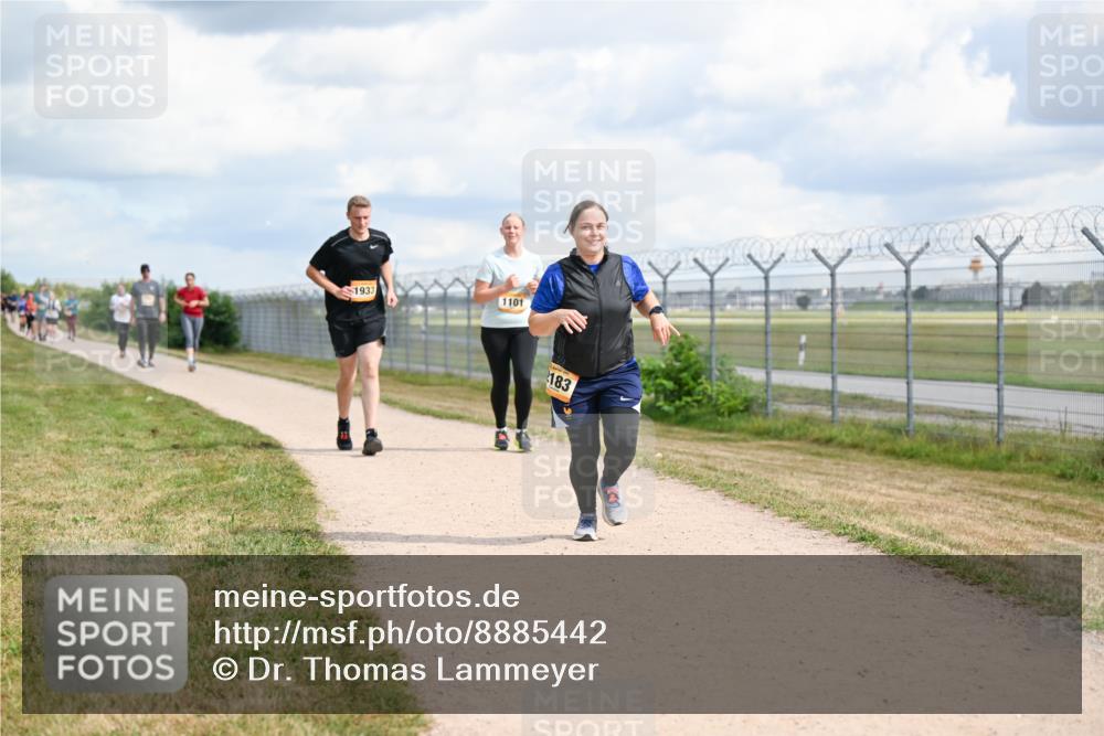 14.09.2025 - Airport Race Dr. Thomas Lammeyer http://msf.ph/oto/8885442 14.09.2025 12:42:06 Laufen 1933, 1101, 183 meine-sportfotos.de