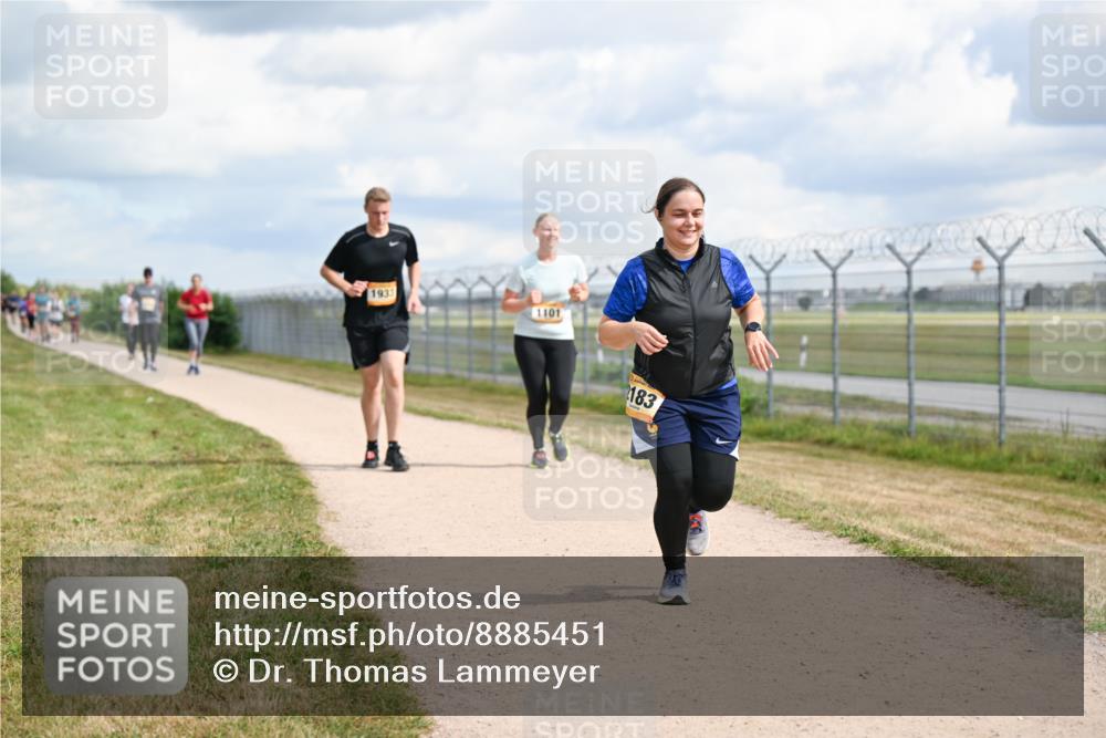 14.09.2025 - Airport Race Dr. Thomas Lammeyer http://msf.ph/oto/8885451 14.09.2025 12:42:07 Laufen 1933, 1101, 183 meine-sportfotos.de