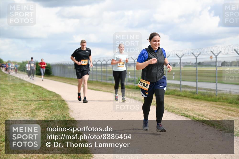 14.09.2025 - Airport Race Dr. Thomas Lammeyer http://msf.ph/oto/8885454 14.09.2025 12:42:07 Laufen 1933, 1101, 2183 meine-sportfotos.de