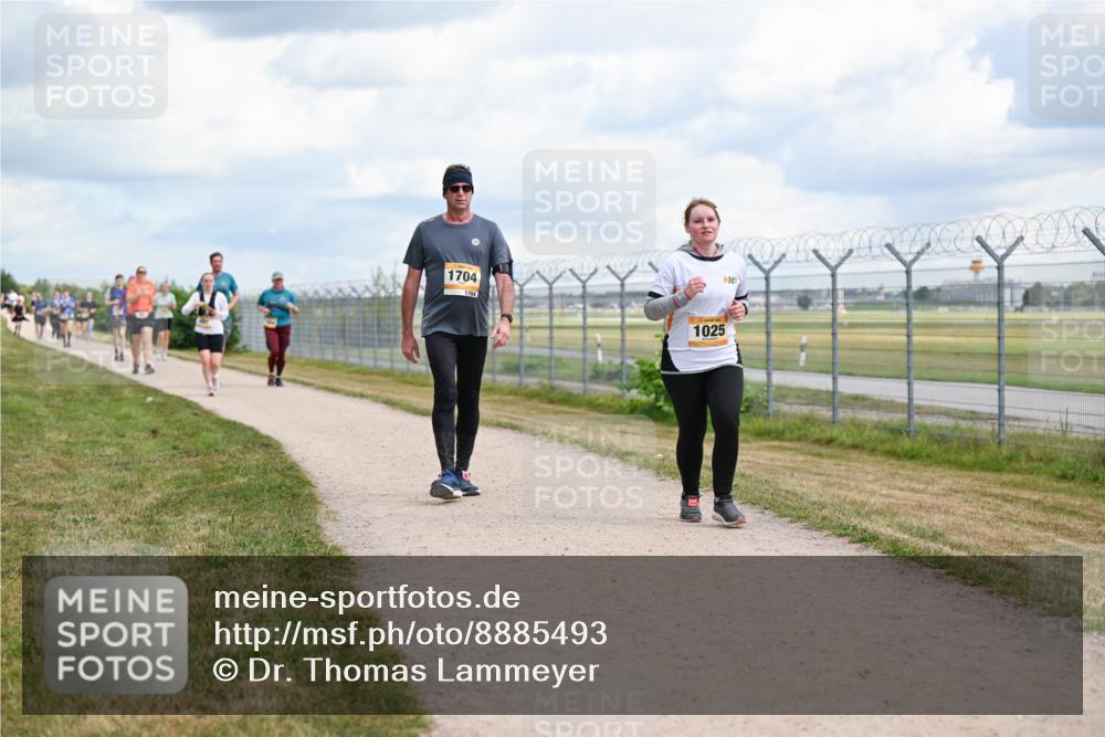 14.09.2025 - Airport Race Dr. Thomas Lammeyer http://msf.ph/oto/8885493 14.09.2025 12:42:24 Laufen 1704, 1025 meine-sportfotos.de