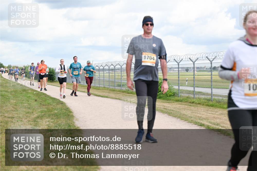 14.09.2025 - Airport Race Dr. Thomas Lammeyer http://msf.ph/oto/8885518 14.09.2025 12:42:27 Laufen 1329, 91, 995, 1584, 1704, 10 meine-sportfotos.de