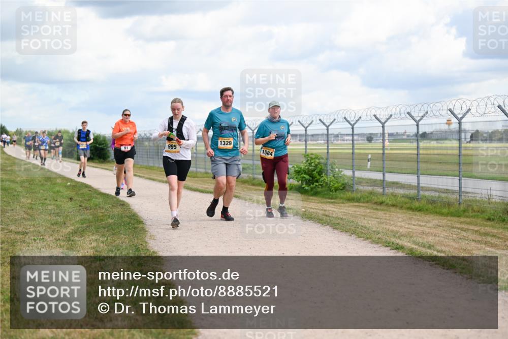 14.09.2025 - Airport Race Dr. Thomas Lammeyer http://msf.ph/oto/8885521 14.09.2025 12:42:30 Laufen 1329, 2014, 995, 91, 1584 meine-sportfotos.de