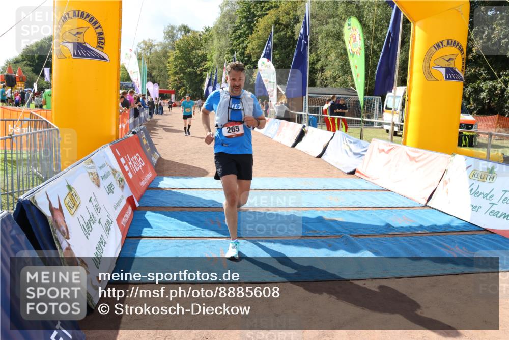 14.09.2025 - Airport Race Strokosch-Dieckow http://msf.ph/oto/8885608 14.09.2025 12:51:03 Ziel 103, 265, 585, 586, 1818 meine-sportfotos.de
