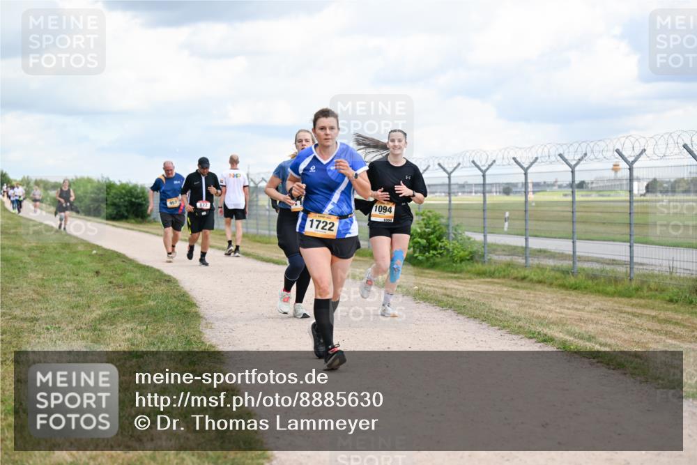 14.09.2025 - Airport Race Dr. Thomas Lammeyer http://msf.ph/oto/8885630 14.09.2025 12:42:48 Laufen 957, 822, 1722, 1094 meine-sportfotos.de