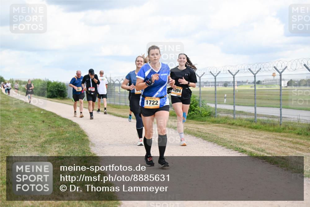 14.09.2025 - Airport Race Dr. Thomas Lammeyer http://msf.ph/oto/8885631 14.09.2025 12:42:49 Laufen 957, 822, 1722, 1094, 1094 meine-sportfotos.de
