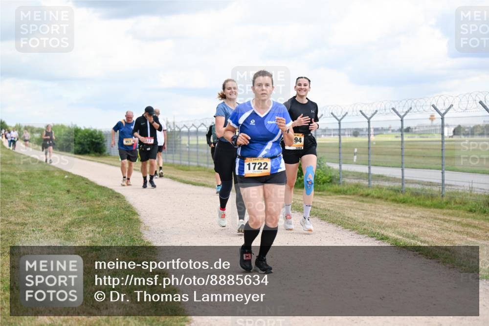 14.09.2025 - Airport Race Dr. Thomas Lammeyer http://msf.ph/oto/8885634 14.09.2025 12:42:49 Laufen 957, 22, 1722, 94, 1094 meine-sportfotos.de