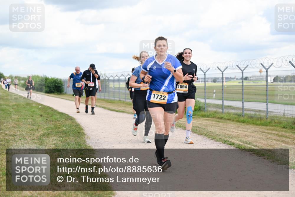 14.09.2025 - Airport Race Dr. Thomas Lammeyer http://msf.ph/oto/8885636 14.09.2025 12:42:49 Laufen 957, 822, 1722, 1094, 1094 meine-sportfotos.de