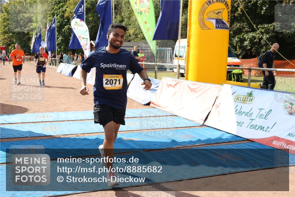 14.09.2025 - Airport Race Strokosch-Dieckow http://msf.ph/oto/8885682 14.09.2025 12:51:18 Ziel 246, 2071, 4214 meine-sportfotos.de