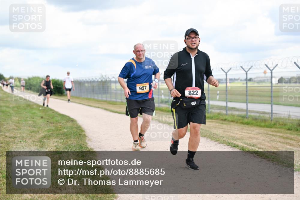14.09.2025 - Airport Race Dr. Thomas Lammeyer http://msf.ph/oto/8885685 14.09.2025 12:42:55 Laufen 957, 822 meine-sportfotos.de