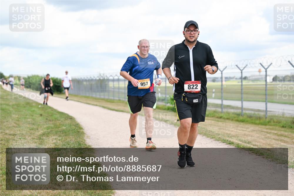 14.09.2025 - Airport Race Dr. Thomas Lammeyer http://msf.ph/oto/8885687 14.09.2025 12:42:55 Laufen 957, 822 meine-sportfotos.de