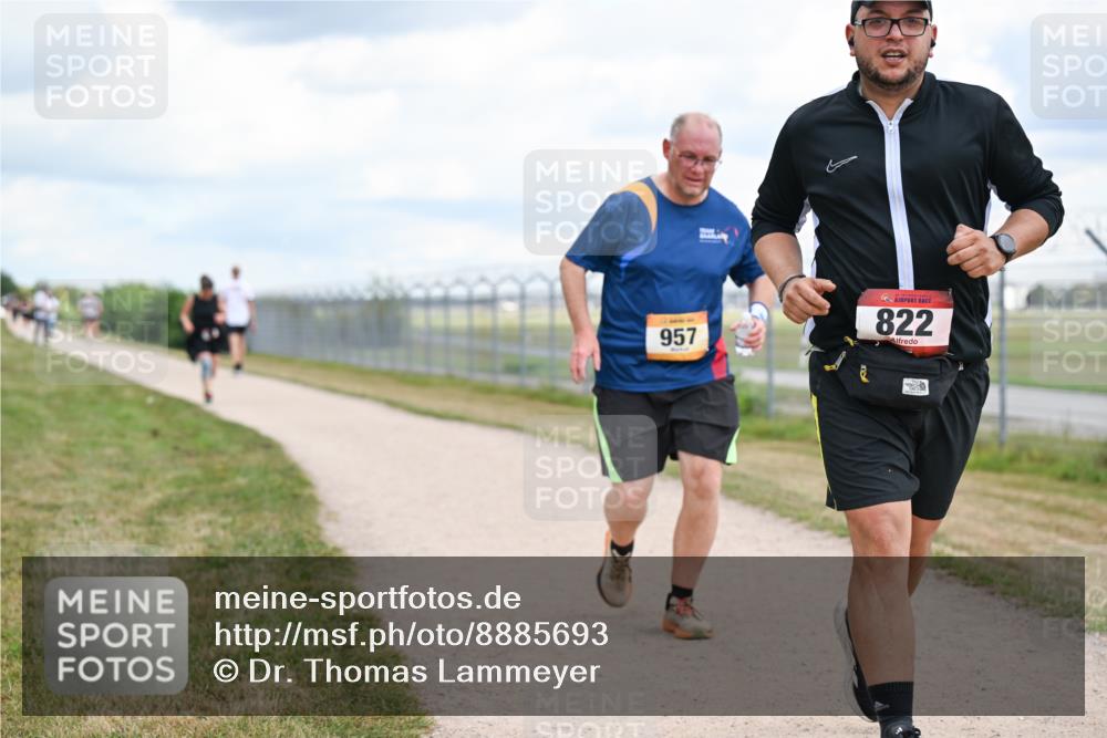 14.09.2025 - Airport Race Dr. Thomas Lammeyer http://msf.ph/oto/8885693 14.09.2025 12:42:56 Laufen 957, 822 meine-sportfotos.de