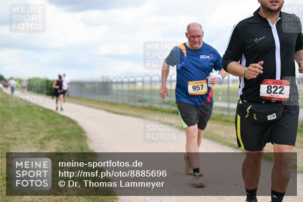 14.09.2025 - Airport Race Dr. Thomas Lammeyer http://msf.ph/oto/8885696 14.09.2025 12:42:56 Laufen 957, 822 meine-sportfotos.de
