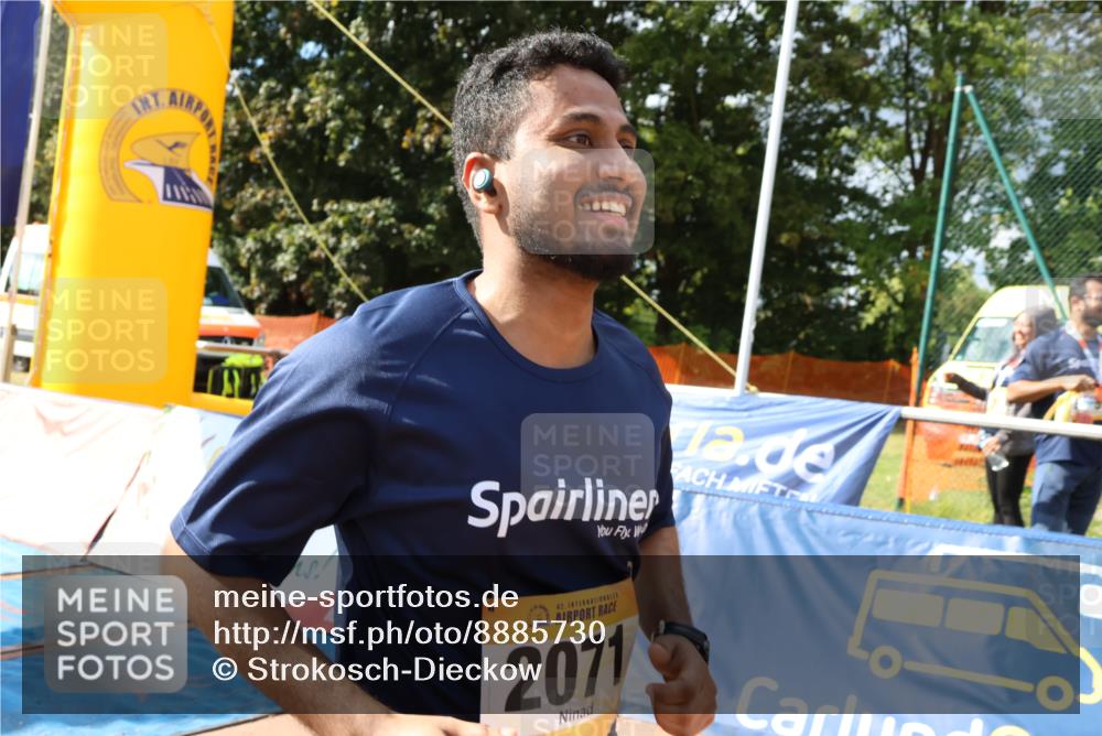 14.09.2025 - Airport Race Strokosch-Dieckow http://msf.ph/oto/8885730 14.09.2025 12:51:19 Ziel 246, 2071, 4214 meine-sportfotos.de