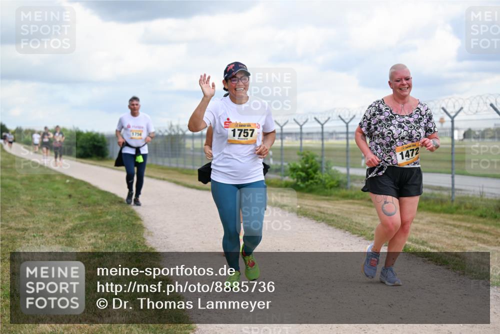 14.09.2025 - Airport Race Dr. Thomas Lammeyer http://msf.ph/oto/8885736 14.09.2025 12:43:24 Laufen 1754, 1757, 1472 meine-sportfotos.de