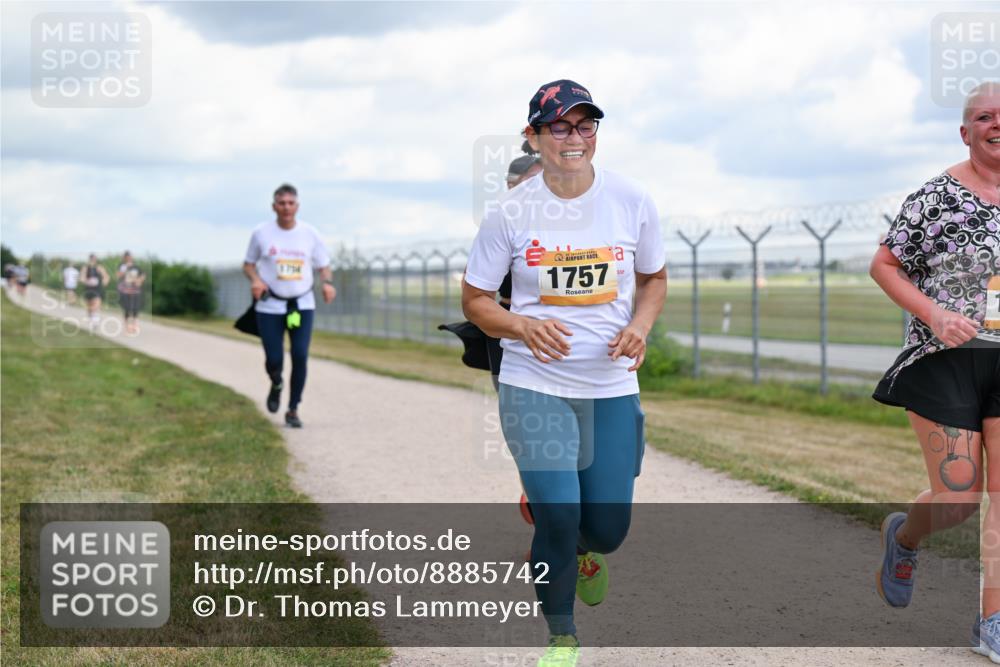 14.09.2025 - Airport Race Dr. Thomas Lammeyer http://msf.ph/oto/8885742 14.09.2025 12:43:25 Laufen 3754, 1757 meine-sportfotos.de