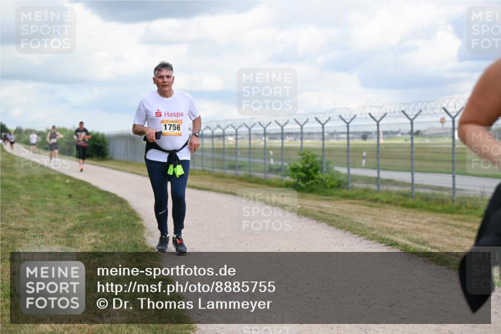 14.09.2025 - Airport Race Dr. Thomas Lammeyer http://msf.ph/oto/8885755 14.09.2025 12:43:27 Laufen 1756 meine-sportfotos.de