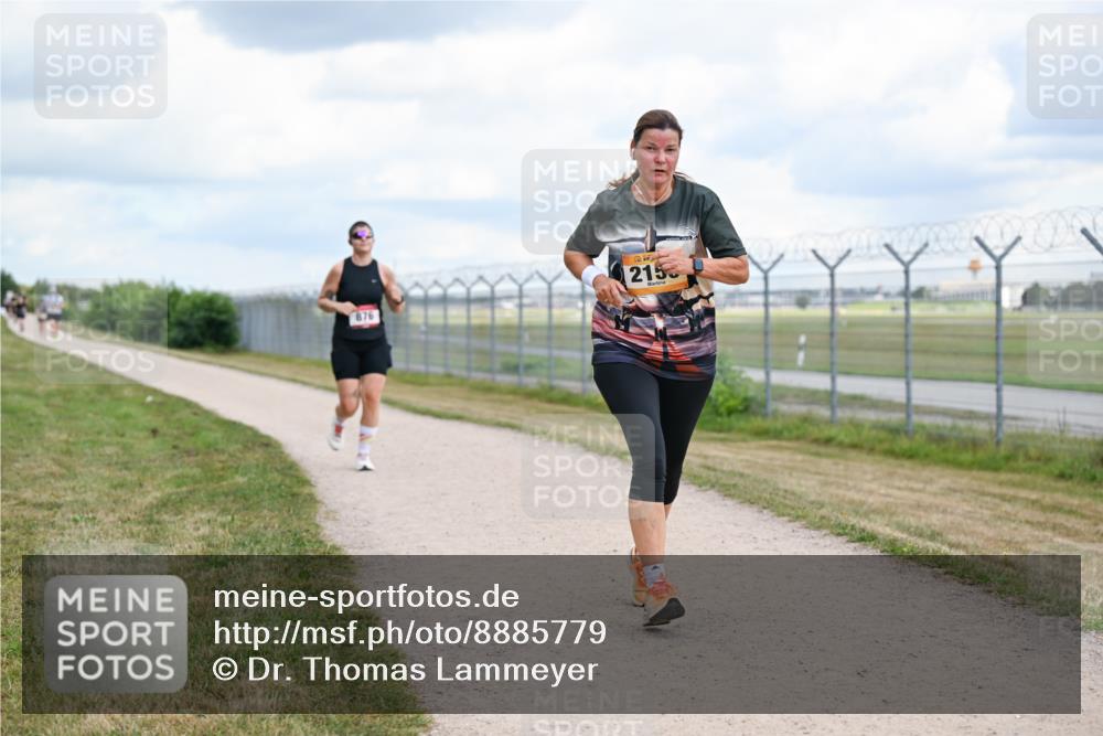 14.09.2025 - Airport Race Dr. Thomas Lammeyer http://msf.ph/oto/8885779 14.09.2025 12:43:38 Laufen 876, 215 meine-sportfotos.de