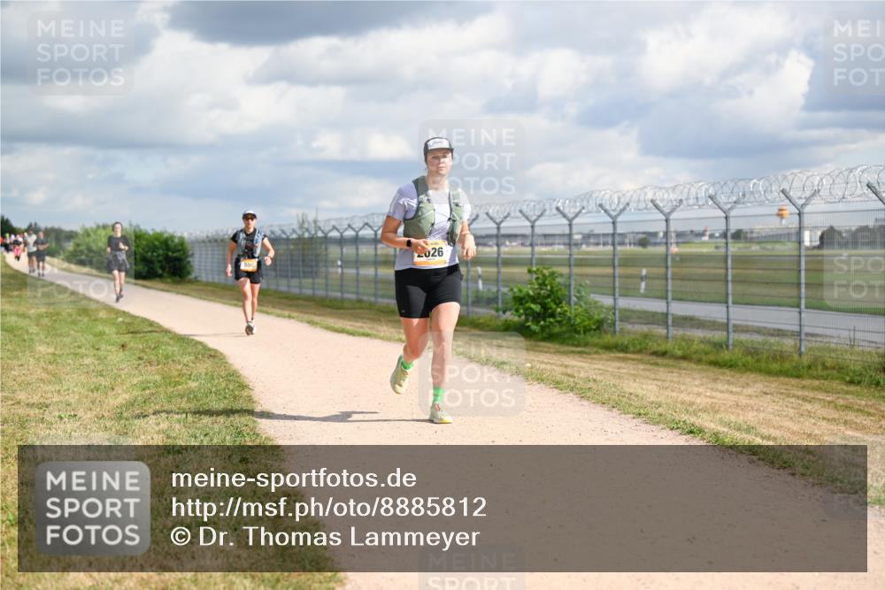 14.09.2025 - Airport Race Dr. Thomas Lammeyer http://msf.ph/oto/8885812 14.09.2025 12:44:03 Laufen 550, 026 meine-sportfotos.de