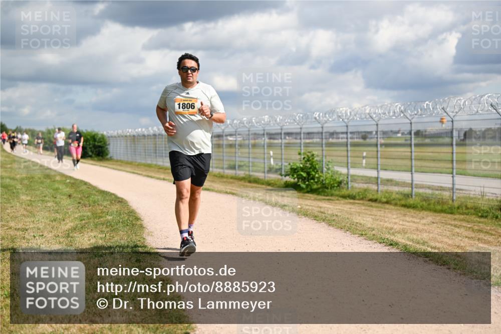 14.09.2025 - Airport Race Dr. Thomas Lammeyer http://msf.ph/oto/8885923 14.09.2025 12:44:34 Laufen 1806 meine-sportfotos.de