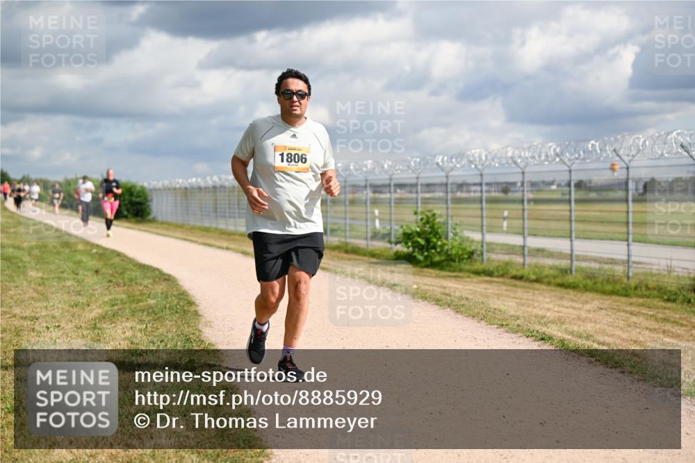 14.09.2025 - Airport Race Dr. Thomas Lammeyer http://msf.ph/oto/8885929 14.09.2025 12:44:34 Laufen 1806 meine-sportfotos.de