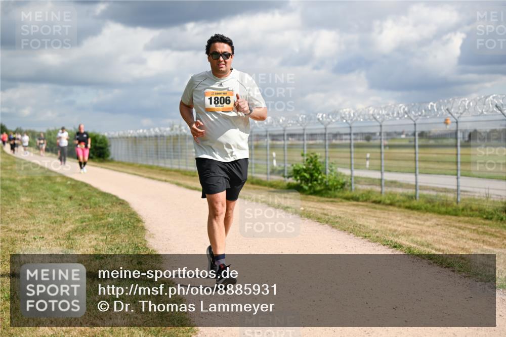 14.09.2025 - Airport Race Dr. Thomas Lammeyer http://msf.ph/oto/8885931 14.09.2025 12:44:35 Laufen 1806 meine-sportfotos.de