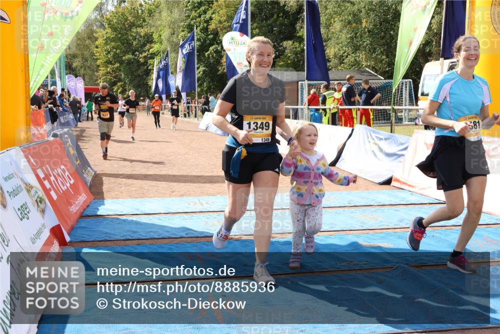 14.09.2025 - Airport Race Strokosch-Dieckow http://msf.ph/oto/8885936 14.09.2025 12:51:52 Ziel 317, 1349, 1581, 1637, 2013, 4212, 4262 meine-sportfotos.de