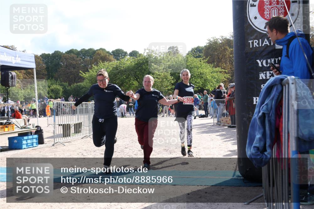 14.09.2025 - Stadtparktriathlon Strokosch-Dieckow http://msf.ph/oto/8885966 14.09.2025 11:07:48 Ziel 532, 533, 544 meine-sportfotos.de