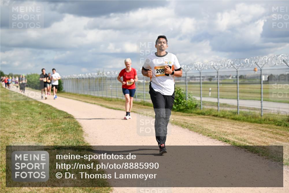 14.09.2025 - Airport Race Dr. Thomas Lammeyer http://msf.ph/oto/8885990 14.09.2025 12:44:52 Laufen 58, 208 meine-sportfotos.de