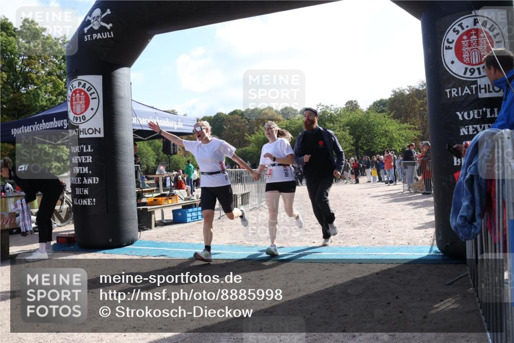 14.09.2025 - Stadtparktriathlon Strokosch-Dieckow http://msf.ph/oto/8885998 14.09.2025 11:09:01 Ziel 528, 586, 591 meine-sportfotos.de