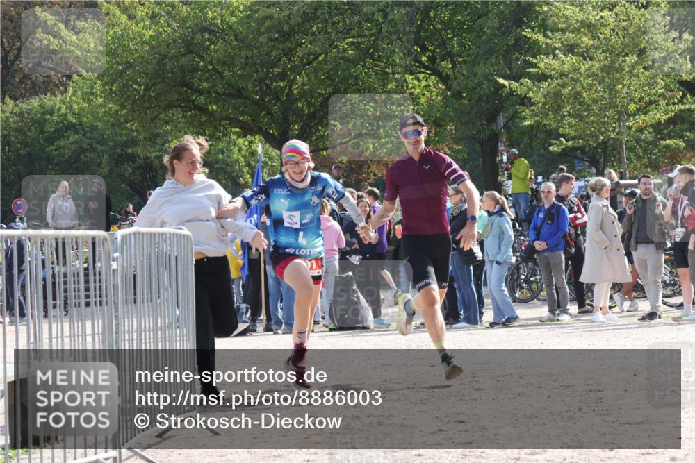 14.09.2025 - Stadtparktriathlon Strokosch-Dieckow http://msf.ph/oto/8886003 14.09.2025 11:09:04 Ziel 528, 586, 591 meine-sportfotos.de