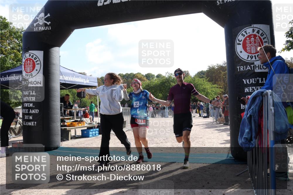 14.09.2025 - Stadtparktriathlon Strokosch-Dieckow http://msf.ph/oto/8886018 14.09.2025 11:09:07 Ziel 586, 591 meine-sportfotos.de