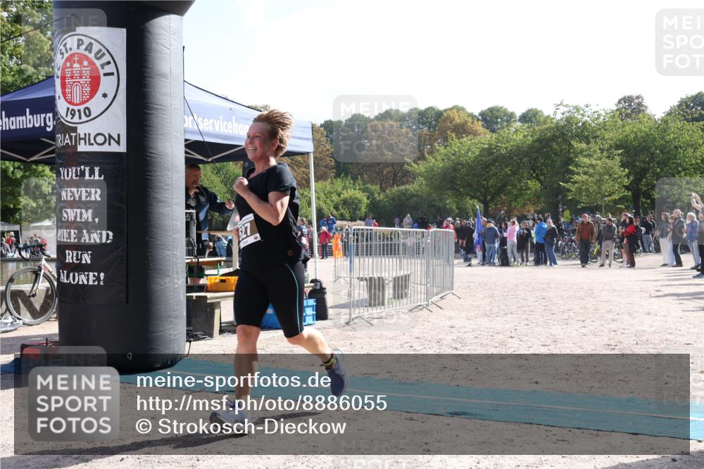 14.09.2025 - Stadtparktriathlon Strokosch-Dieckow http://msf.ph/oto/8886055 14.09.2025 11:11:18 Ziel 527 meine-sportfotos.de