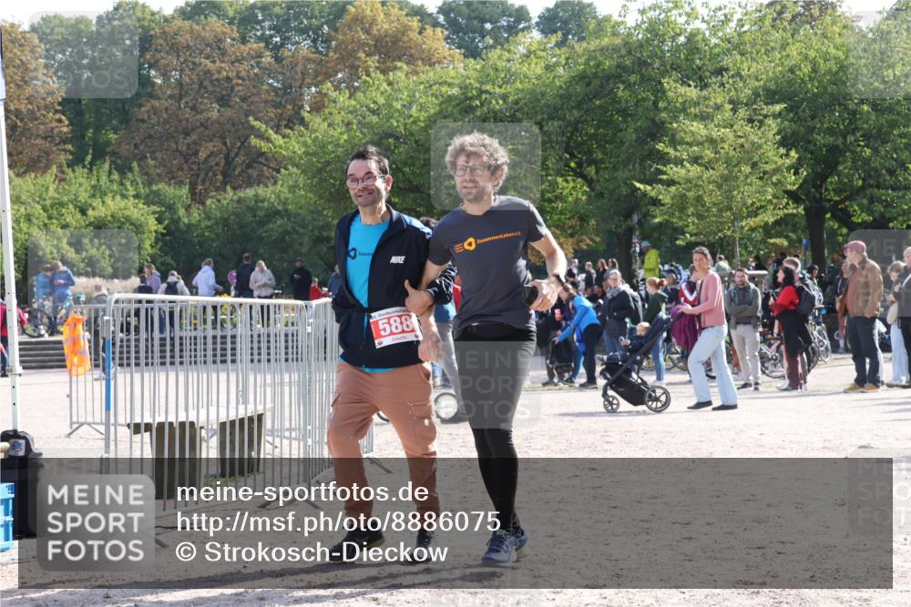 14.09.2025 - Stadtparktriathlon Strokosch-Dieckow http://msf.ph/oto/8886075 14.09.2025 11:11:34 Ziel 588 meine-sportfotos.de