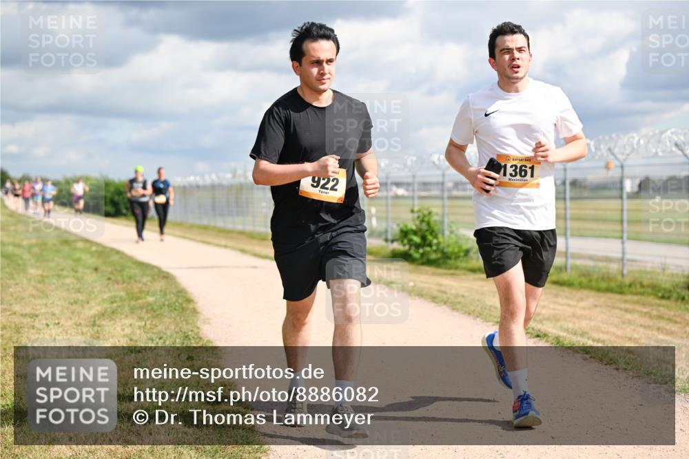 14.09.2025 - Airport Race Dr. Thomas Lammeyer http://msf.ph/oto/8886082 14.09.2025 12:45:03 Laufen 922, 1361 meine-sportfotos.de