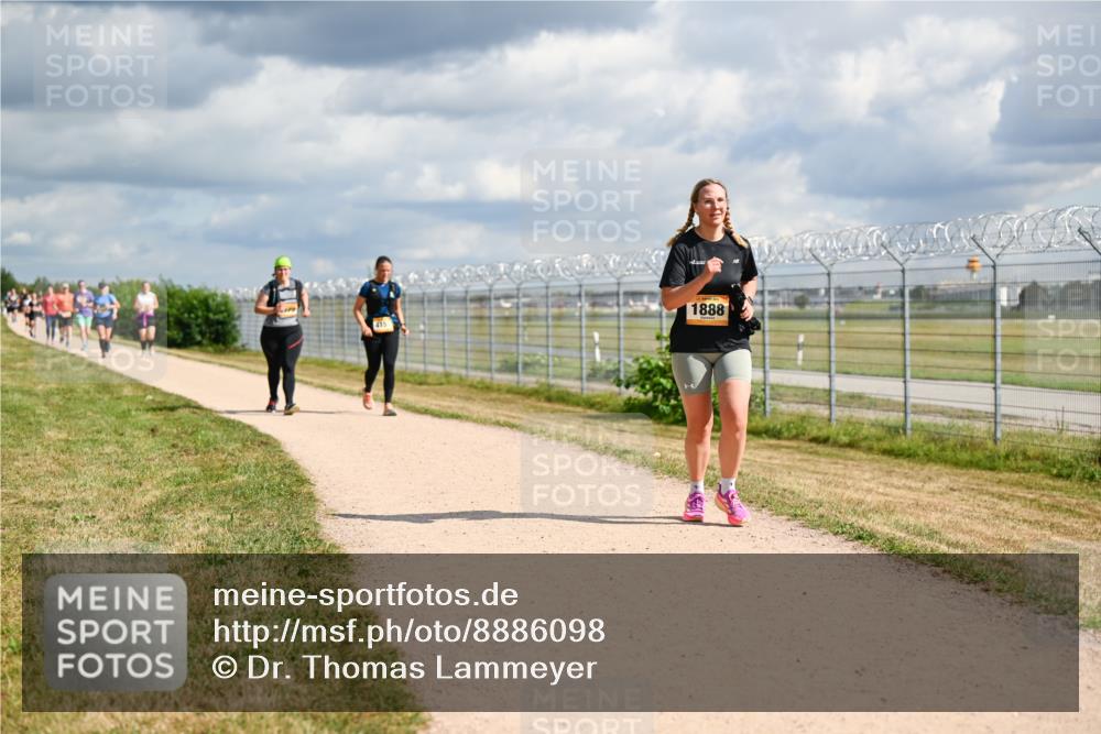 14.09.2025 - Airport Race Dr. Thomas Lammeyer http://msf.ph/oto/8886098 14.09.2025 12:45:06 Laufen 1888 meine-sportfotos.de