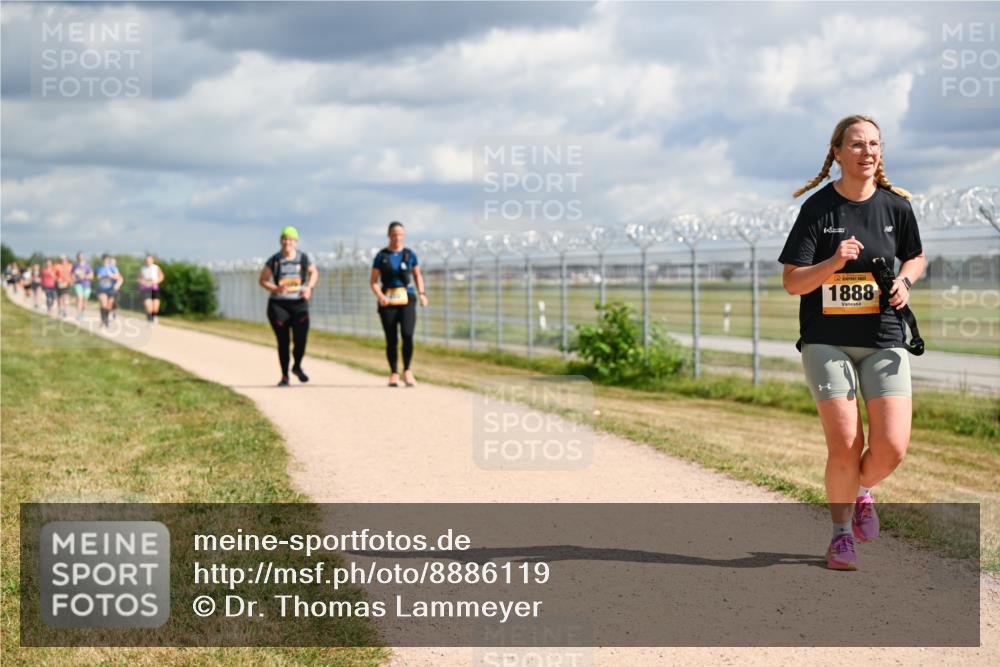 14.09.2025 - Airport Race Dr. Thomas Lammeyer http://msf.ph/oto/8886119 14.09.2025 12:45:08 Laufen 1888 meine-sportfotos.de