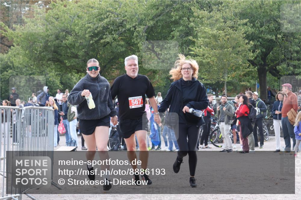 14.09.2025 - Stadtparktriathlon Strokosch-Dieckow http://msf.ph/oto/8886193 14.09.2025 11:15:19 Ziel 567 meine-sportfotos.de